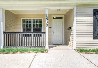 Building Photo - 1530 1st Ave N