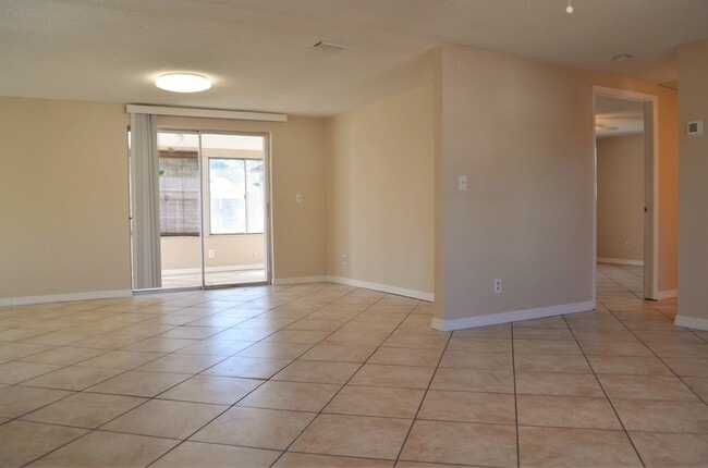 Foto del edificio - Beautiful 3 bedroom / 2 bath available!