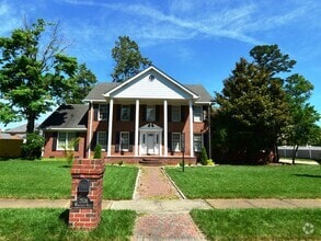 Building Photo - 2526 Wingfield Rd