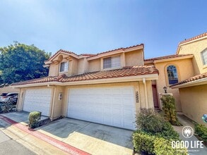 Building Photo - 10880 Creekbridge Pl