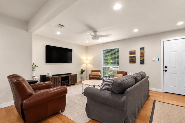 Foto del edificio - 5804 Gloucester Ln