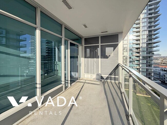 Photo du bâtiment - Lumina Alpha 2 BR APT Rental 703-2288 Alpha Ave Burnaby: VADA