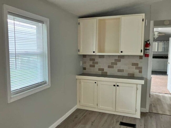 Building Photo - 4 Deerwood Park