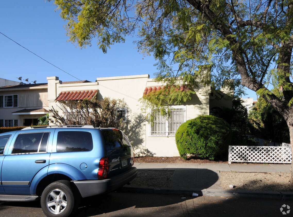 Building Photo - 1745 N Alexandria Ave