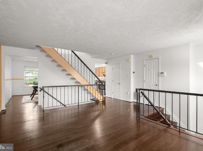 Building Photo - 907 Lake Overlook Dr
