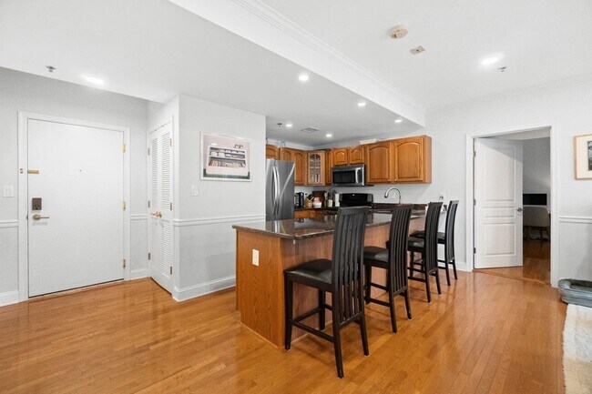 Foto del edificio - 727 Monroe St