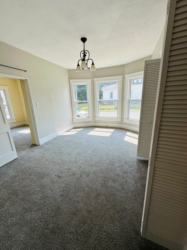 Foto del edificio - 121 Lincoln Ct