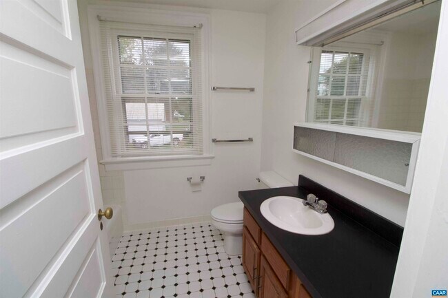 Foto del edificio - 325 Chestnut Ave