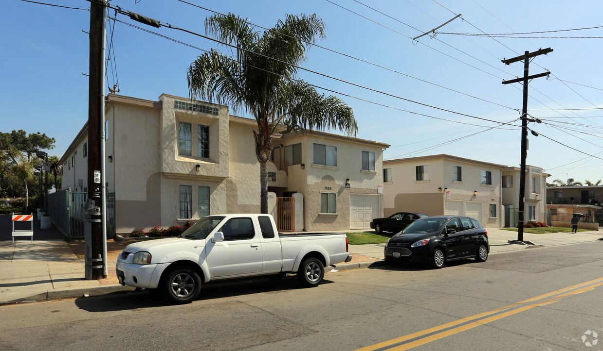 Building Photo - La Corona Apartments