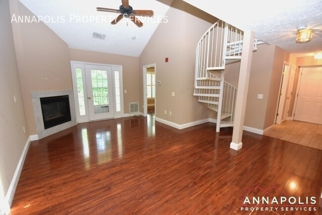 Building Photo - 2052 Quaker Way