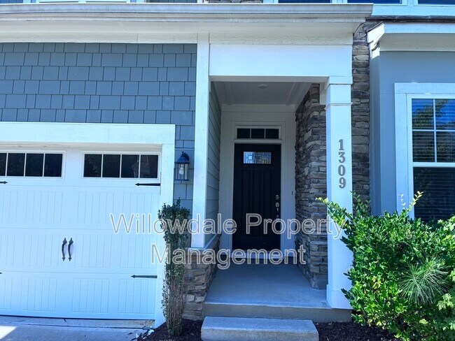 Foto del edificio - 1309 Little Hills Dr