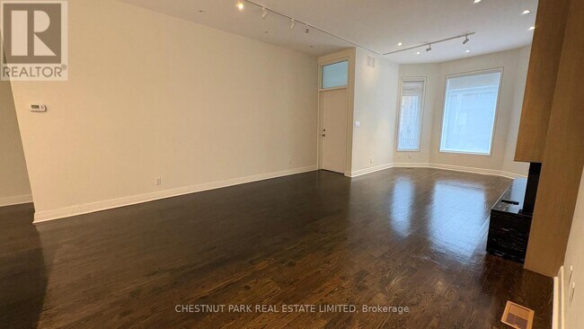 Building Photo - 127 Hazelton Ave