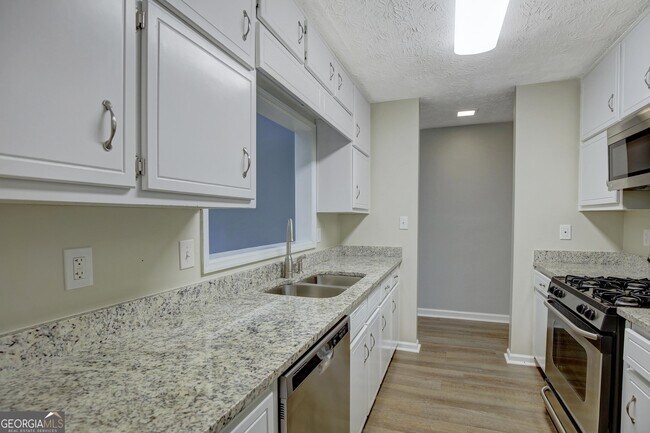 Building Photo - 107 Ridge View Ct