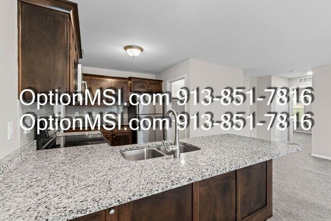 Building Photo - Beautifully Updated Liberty Home in a Prime Location!