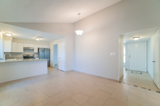 Building Photo - 5652 W Cochise Drive