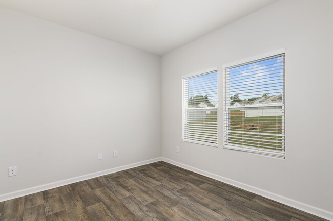 Foto del edificio - 617 Wrenn Forest St