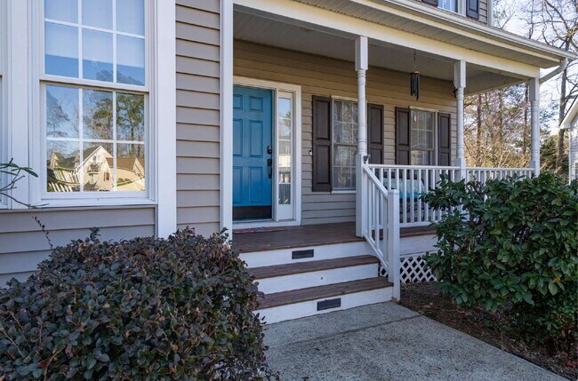 Foto del edificio - Charming, Furnished 4-Bedroom in Holly Springs