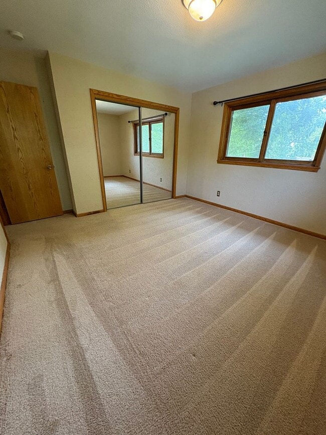 Building Photo - TM - 01 - Cliffside Dr