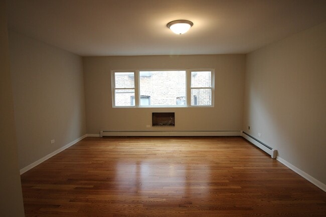 Building Photo - 1642 W Morse Ave