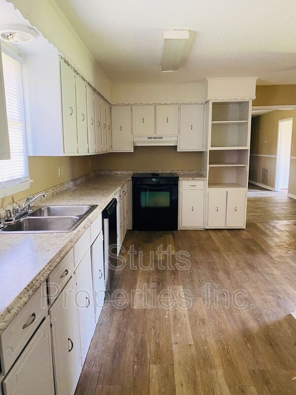 Building Photo - 1610 Burroughs Ave
