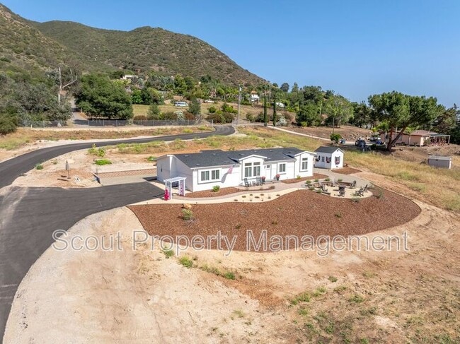 Foto del edificio - 471 Stewart Canyon Rd