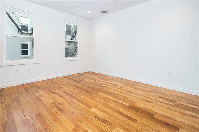 Building Photo - 512 Park Ave