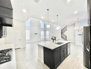 Building Photo - 991 Sprangletop St