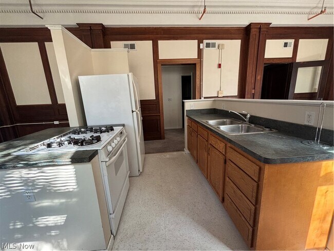 Foto del edificio - 5644 Broadway Ave