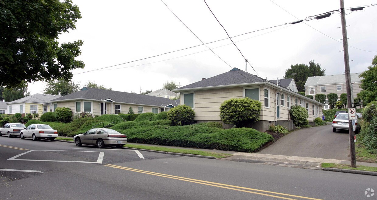 Building Photo - 5131-5147 SE 17th Ave