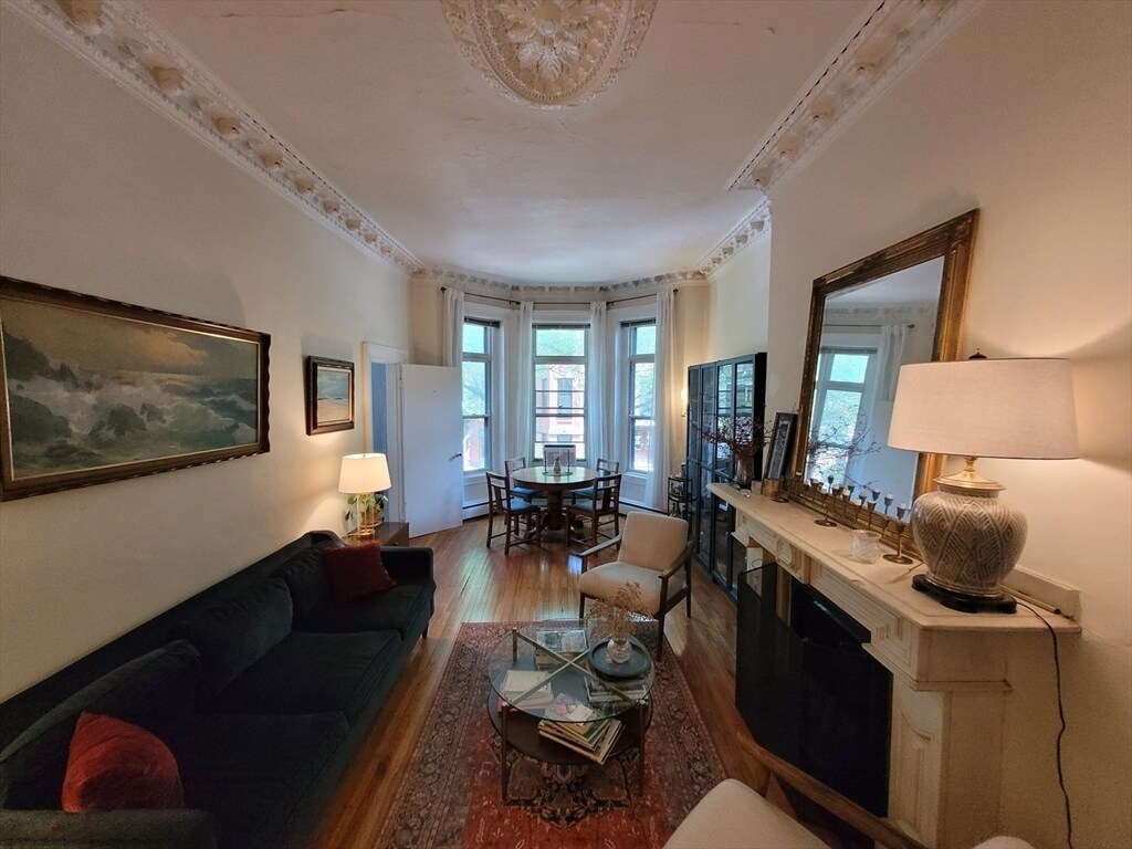Primary Photo - 30 Holyoke St