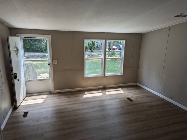 Foto del edificio - 505 Englewood Dr