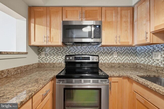 Building Photo - 1413 11th St NW