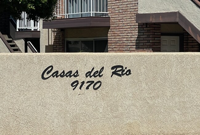 Foto del edificio - 9170 Riverside Dr