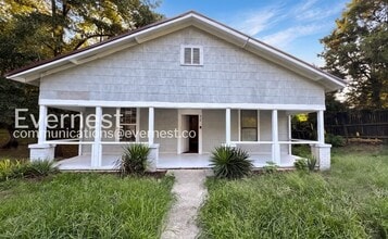 Building Photo - 204 Highland St E