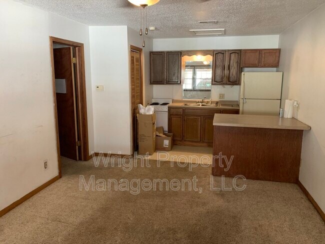 Building Photo - 1219 2nd St