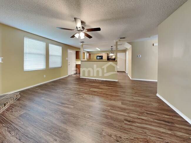 Foto del edificio - 711 Odenville Dr