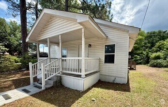 Building Photo - 841 Hager St