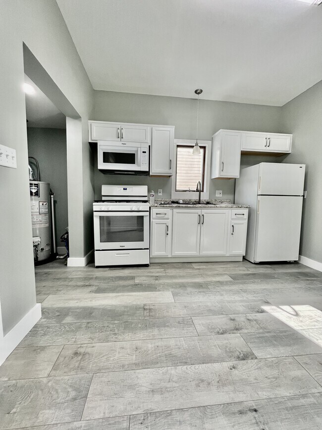 Foto del edificio - 117 W Hemlock St
