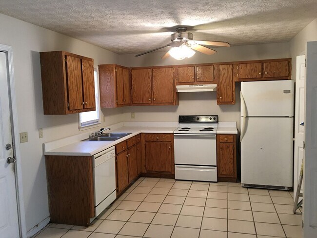 Building Photo - 2692 Callier Springs Rd. Apt. D