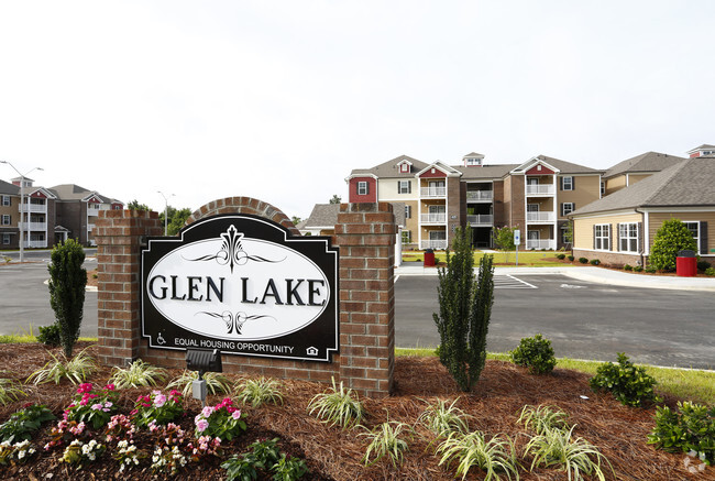 Foto del edificio - Glen Lake Apartments