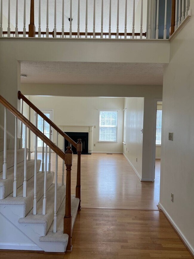 Building Photo - 110 Bugle Ct