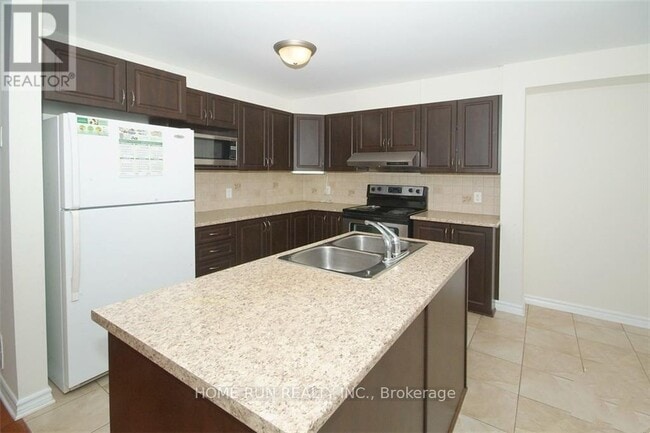 Building Photo - 106 Akita Walk