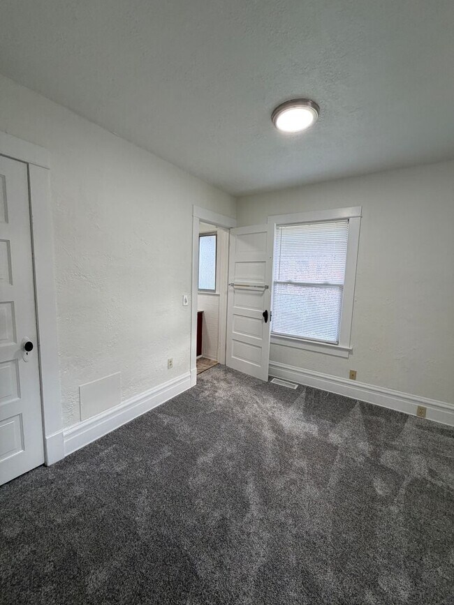 Building Photo - 408 Barksdale Ave