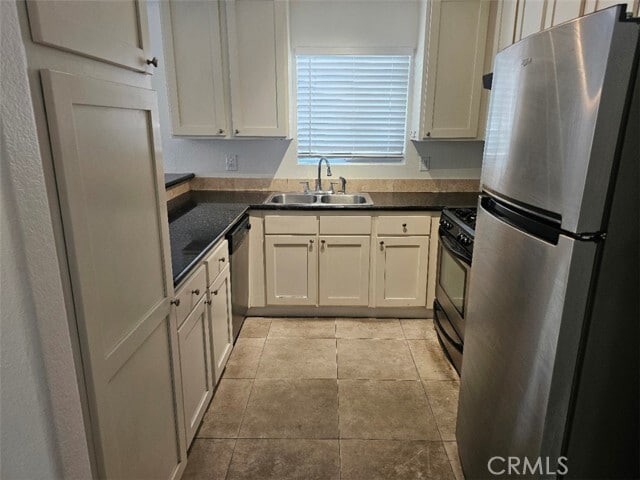 Foto del edificio - 404 W 4th St