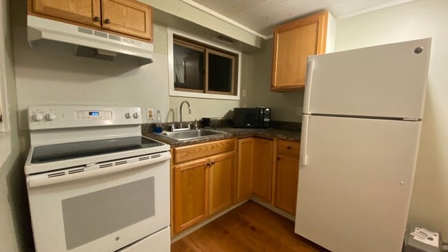 Building Photo - 139 Broadway