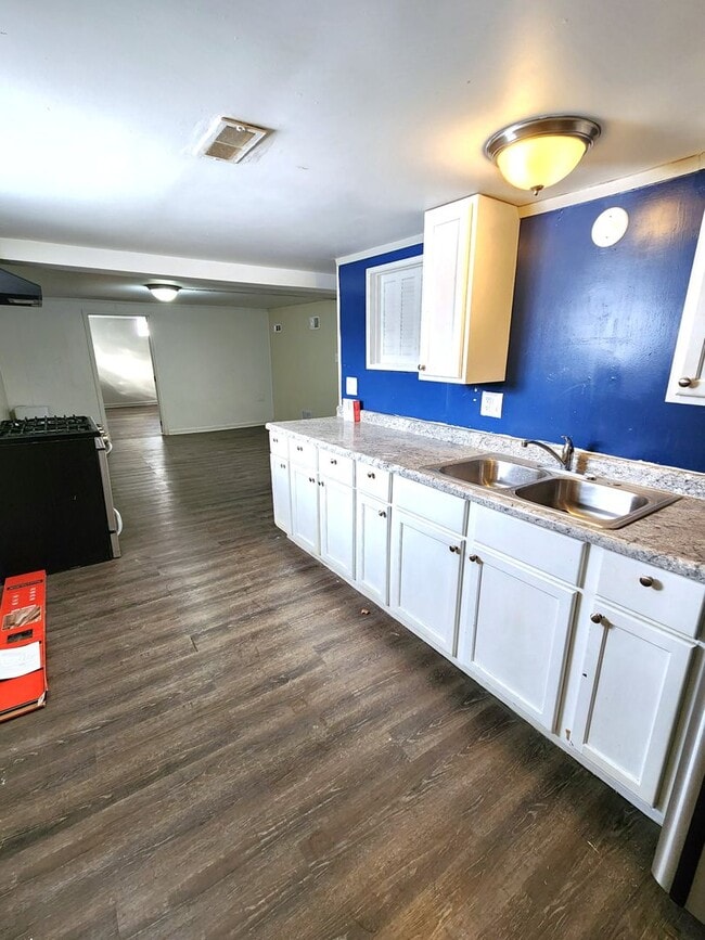 Foto del edificio - 653 S 69th St