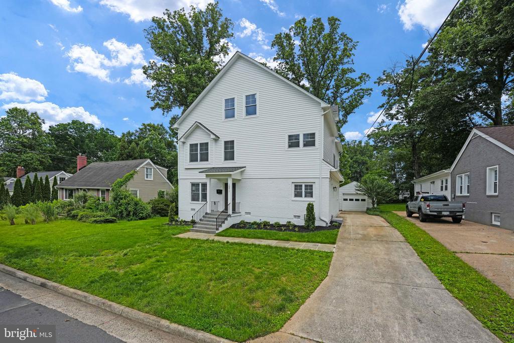 Primary Photo - 10811 Scott Dr
