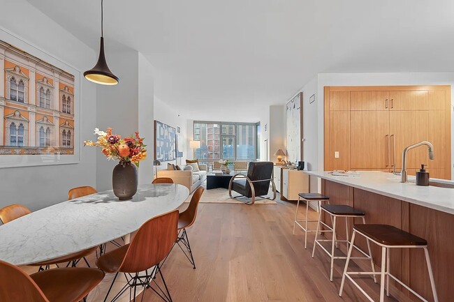 Building Photo - 100 Jay St