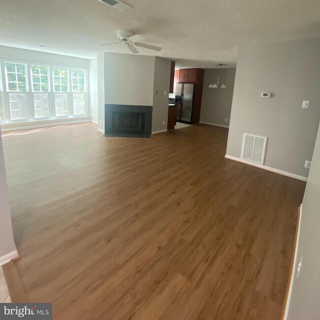 Building Photo - 3805 Green Ridge Ct