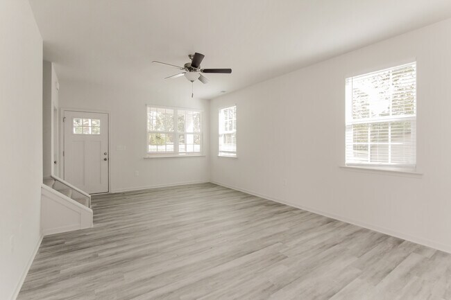 Building Photo - 650 Elmwood Pond Court, Charlotte, NC
